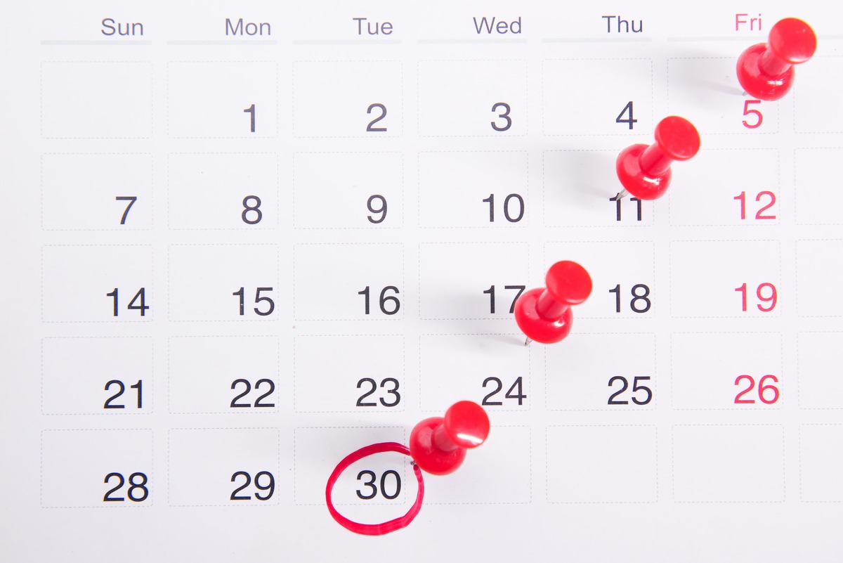 month-calendar-with-red-pins
